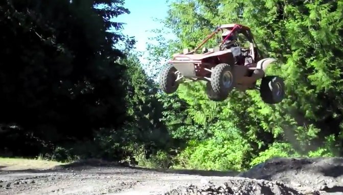 this guy is launching doubles in a vintage honda pilot video
