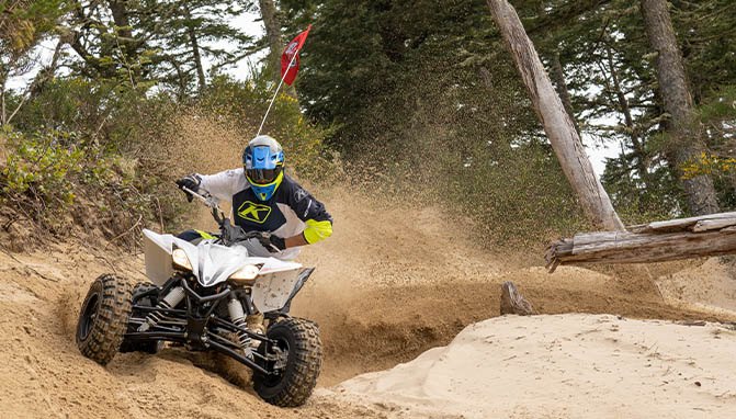 yamaha sport atv shootout yfz450r vs raptor 700r, yamaha sport atv intro yfz450R trail turns in the woods