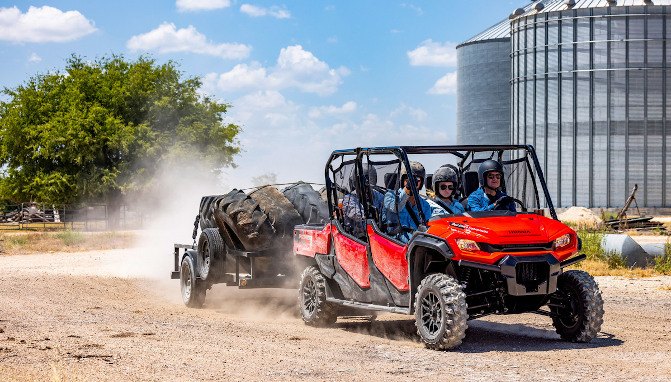 New Six-Seater Honda Pioneer 1000-6 Deluxe Crew