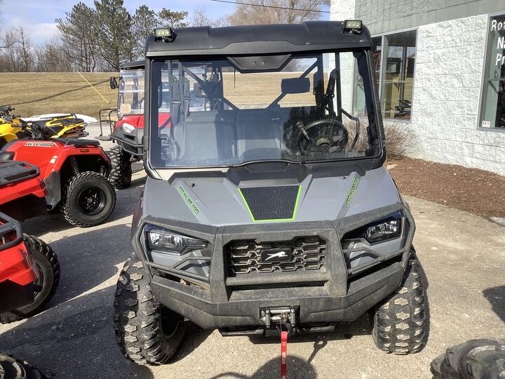 winch shield lights mtx audio 4x4 low miles clean roof2020 arctic