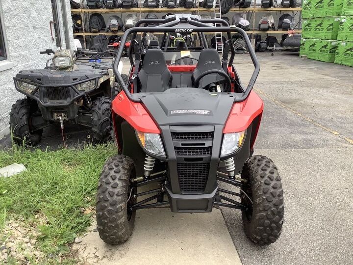 only 193 miles 700cc fuel injected motor 50 wide fox shocks 4x4 automatic