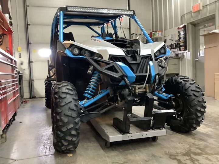 1 owner only 476 miles power steering 4500lb can am winch roof led light