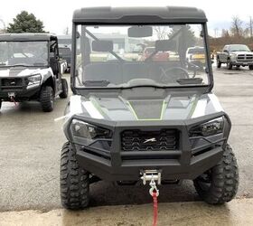 new this one has the factory installed adventure kit on it 4500 lb warn winch