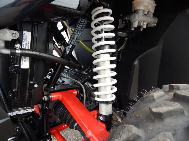 independent rear suspension fox shocks 700cc efi power steering team clutch