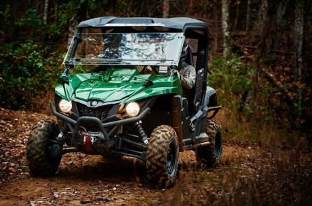 this sxs does have custom aftermarket wheels and tires at extra cost engine