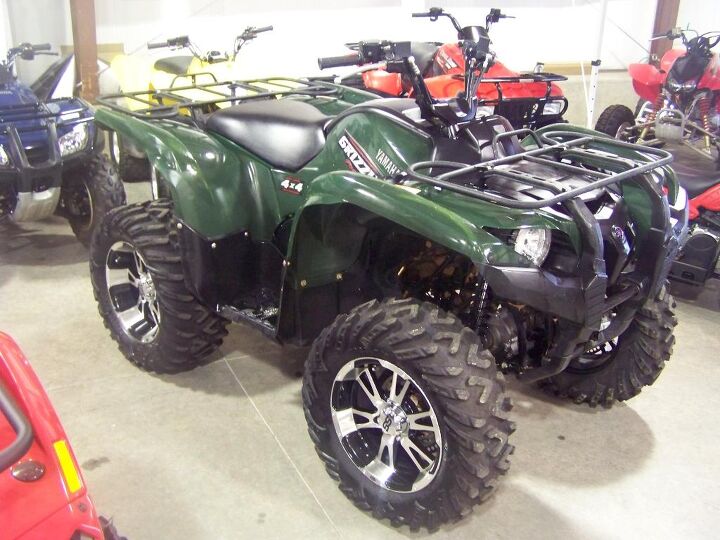 this grizzly 700 fi has big wheel kit and all the other big grizzly features