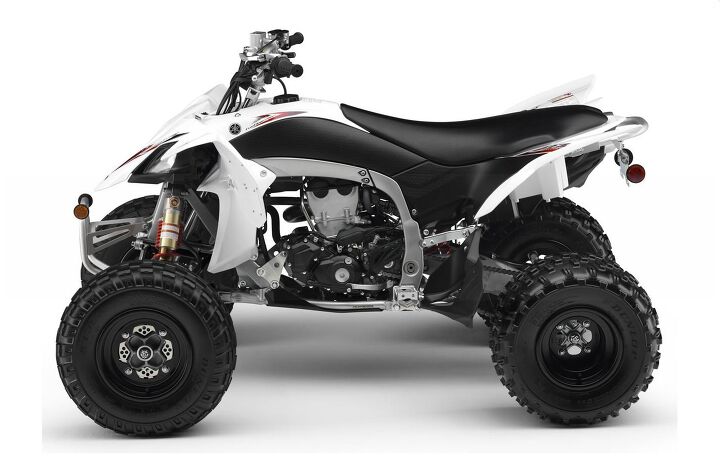 this new x version of the fuel injected yfz450 has a narrow track chassis