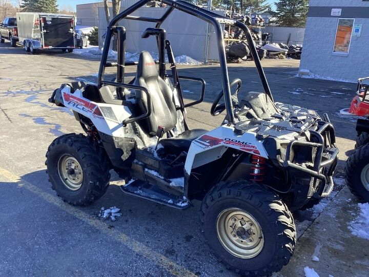 335 motor 4 stroke low miles rear box is cracked on both sides racks