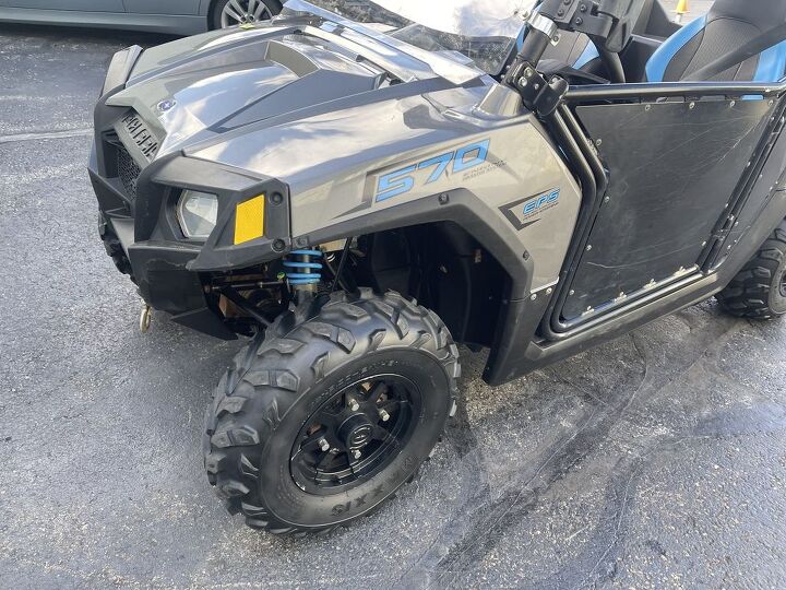 only 654 miles power steering 2500lb polaris winch roof windshield side view