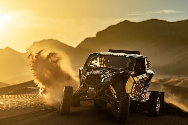 new red bull can am factory team ready for dakar, Photo BRP