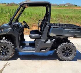 Like New 2023 Can-Am Defender XT HD9