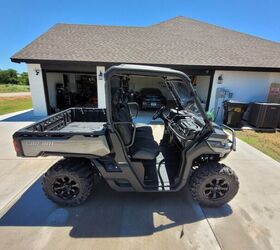 like new 2023 can am defender xt hd9