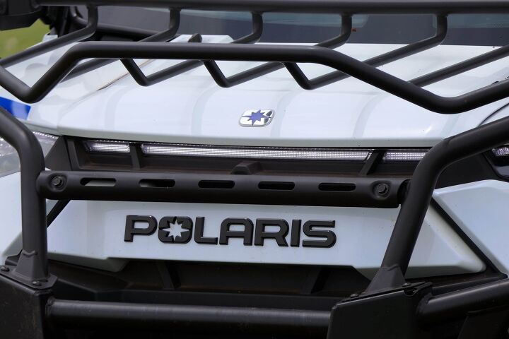 fast quiet and a little bit weird polaris kinetic xp first drive, The front horizon style light bar lets you know this is no regular Ranger and it s also a battery level indicator Photo William Roberson