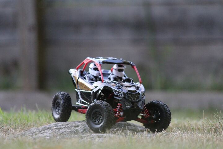 Axial Yeti Jr. Can-Am Maverick 1/18 Scale RC Review