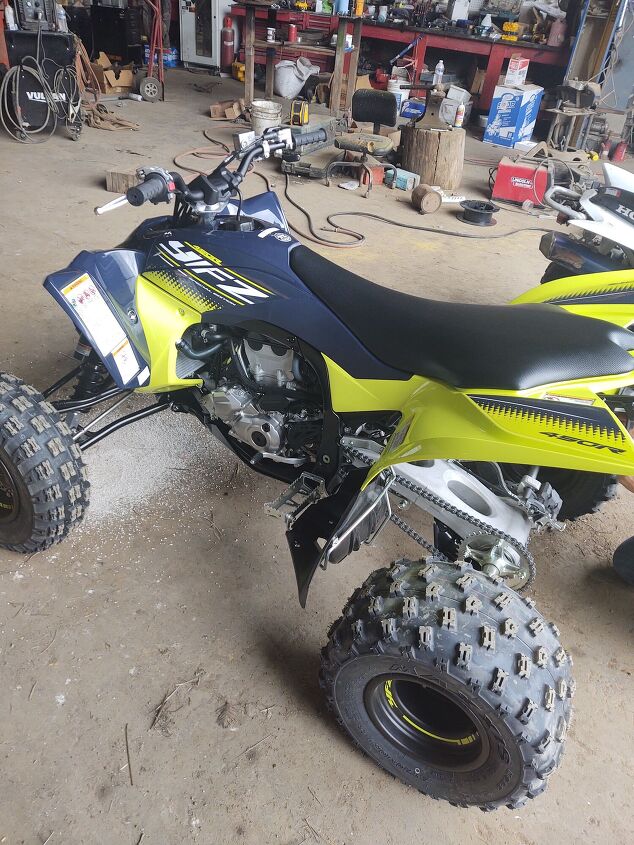 almost new special edition yfz450r with nearly no miles